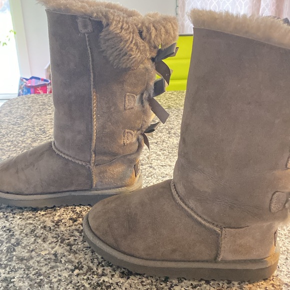 Ugg boots for girls size 13 - Picture 3 of 7